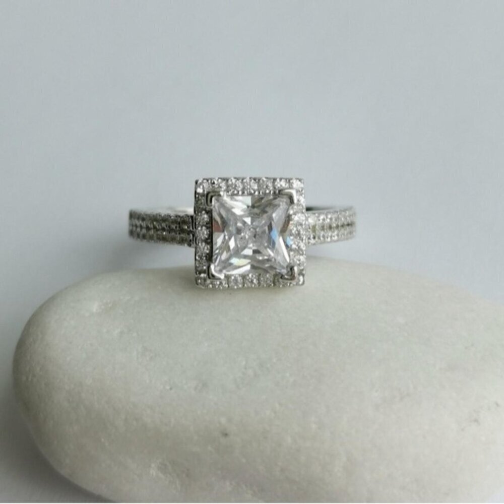 Sterling Silver princess  cut square CZ Ring with Halo size 6 🆕 - Picture 5 of 5